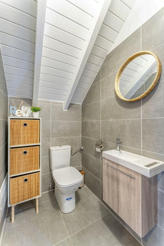 24.A louer villa avec piscine et Terre de haut Les Saintes- Villa Topaze